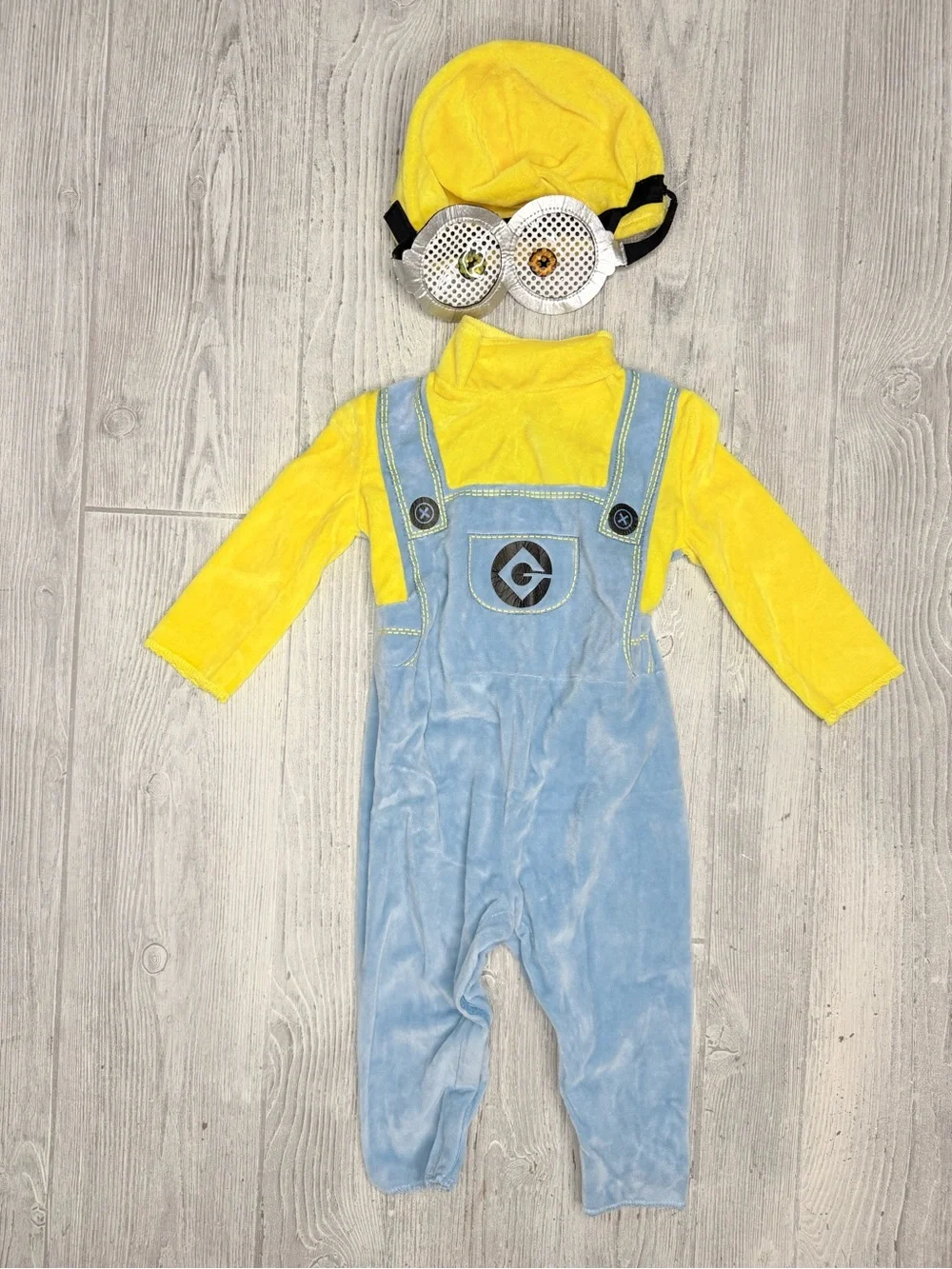 Minions jumpsuit halloween